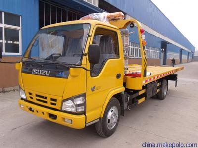 解放牌一拖二清障車 專業(yè)道路救援的可靠伙伴